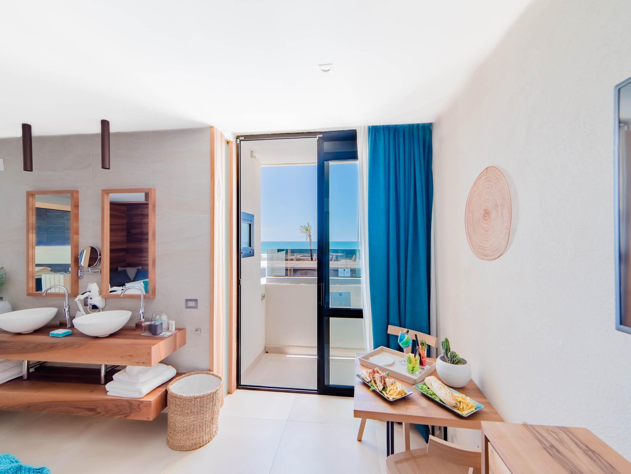 Cumeja Beach Club & Hotel Baia Domizia Ngoại thất bức ảnh