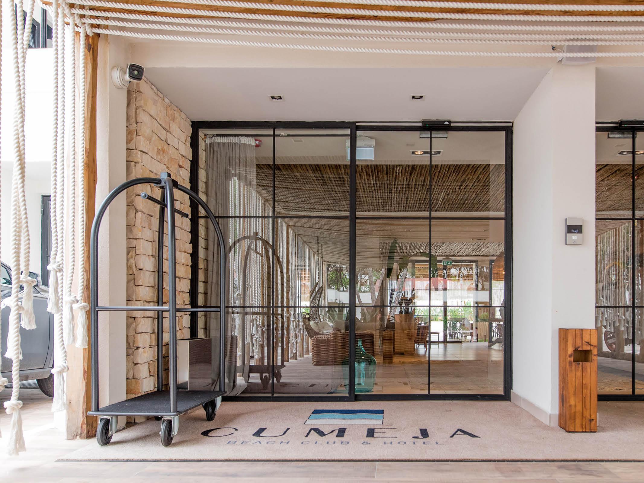 Cumeja Beach Club & Hotel Baia Domizia Ngoại thất bức ảnh