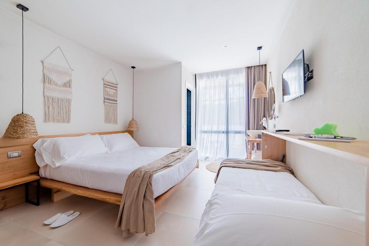 Cumeja Beach Club & Hotel Baia Domizia Ngoại thất bức ảnh