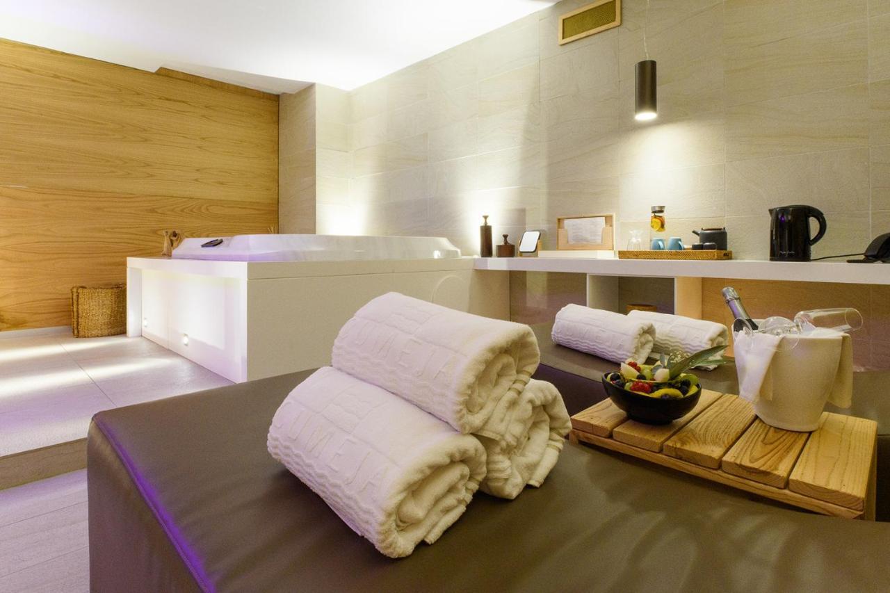 Cumeja Beach Club & Hotel Baia Domizia Ngoại thất bức ảnh