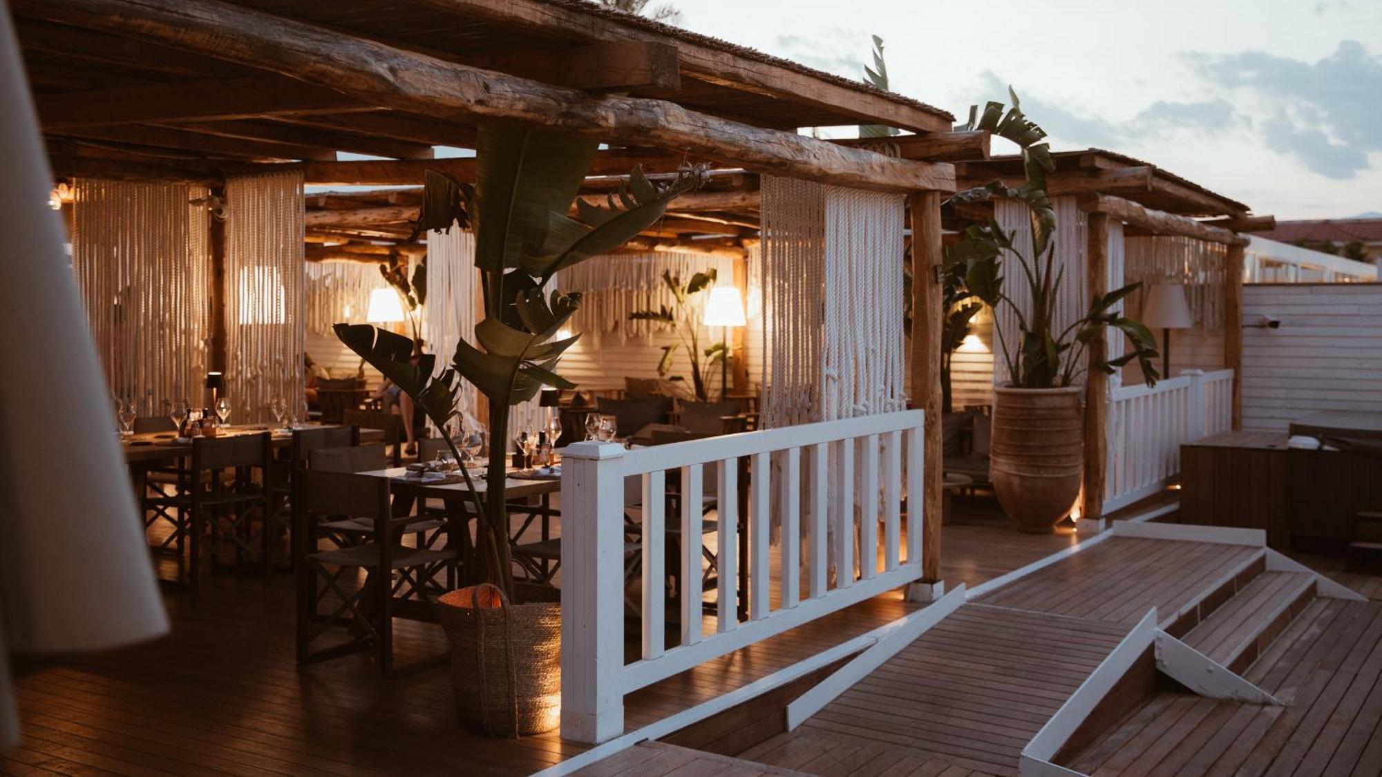 Cumeja Beach Club & Hotel Baia Domizia Ngoại thất bức ảnh
