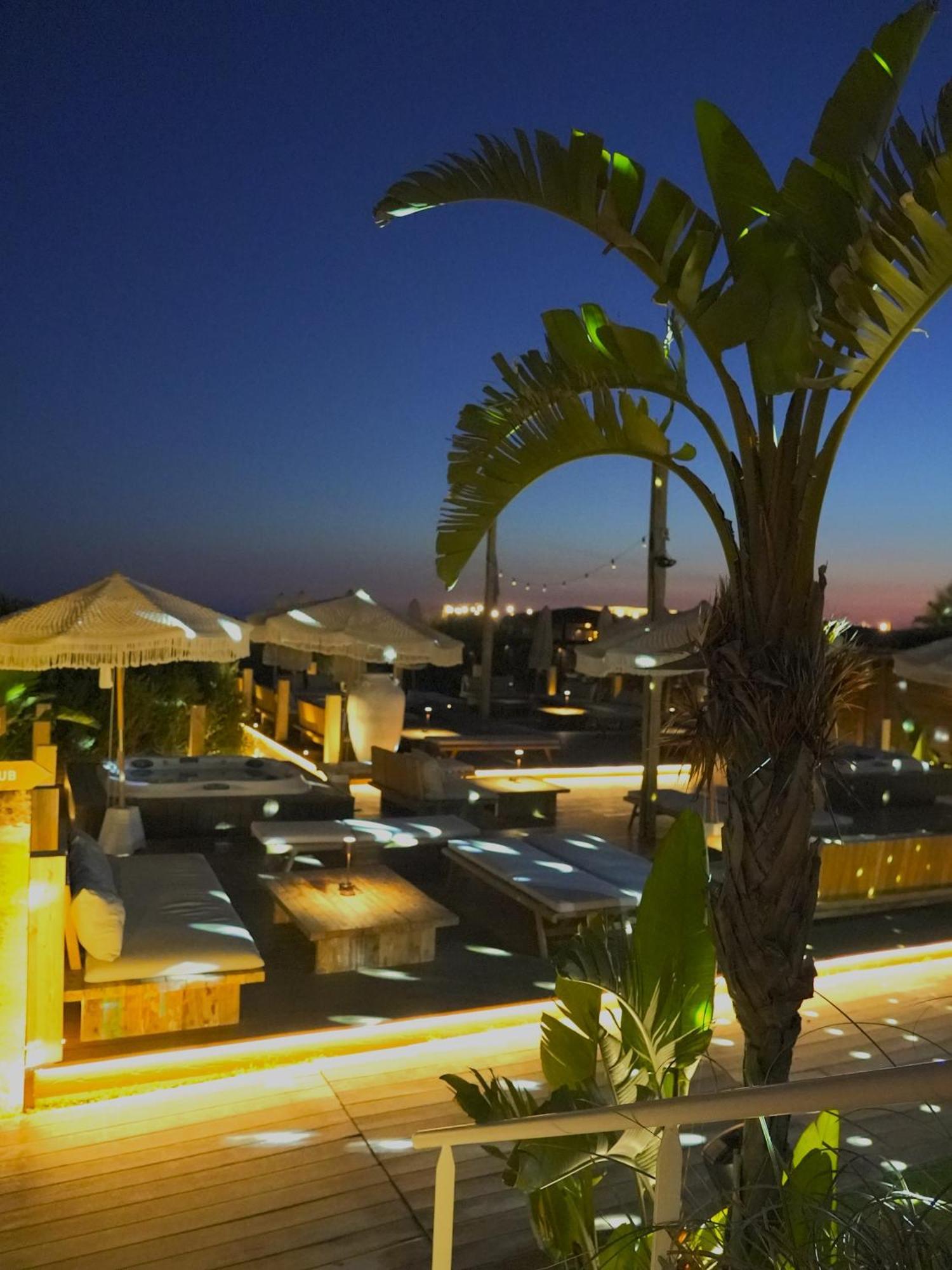 Cumeja Beach Club & Hotel Baia Domizia Ngoại thất bức ảnh